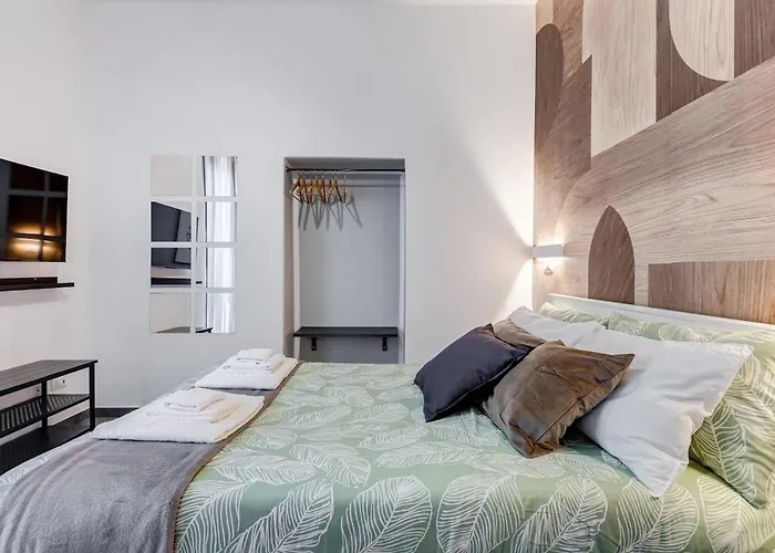 Bdc - Majestic 4-bdr In Termini Appartamento *